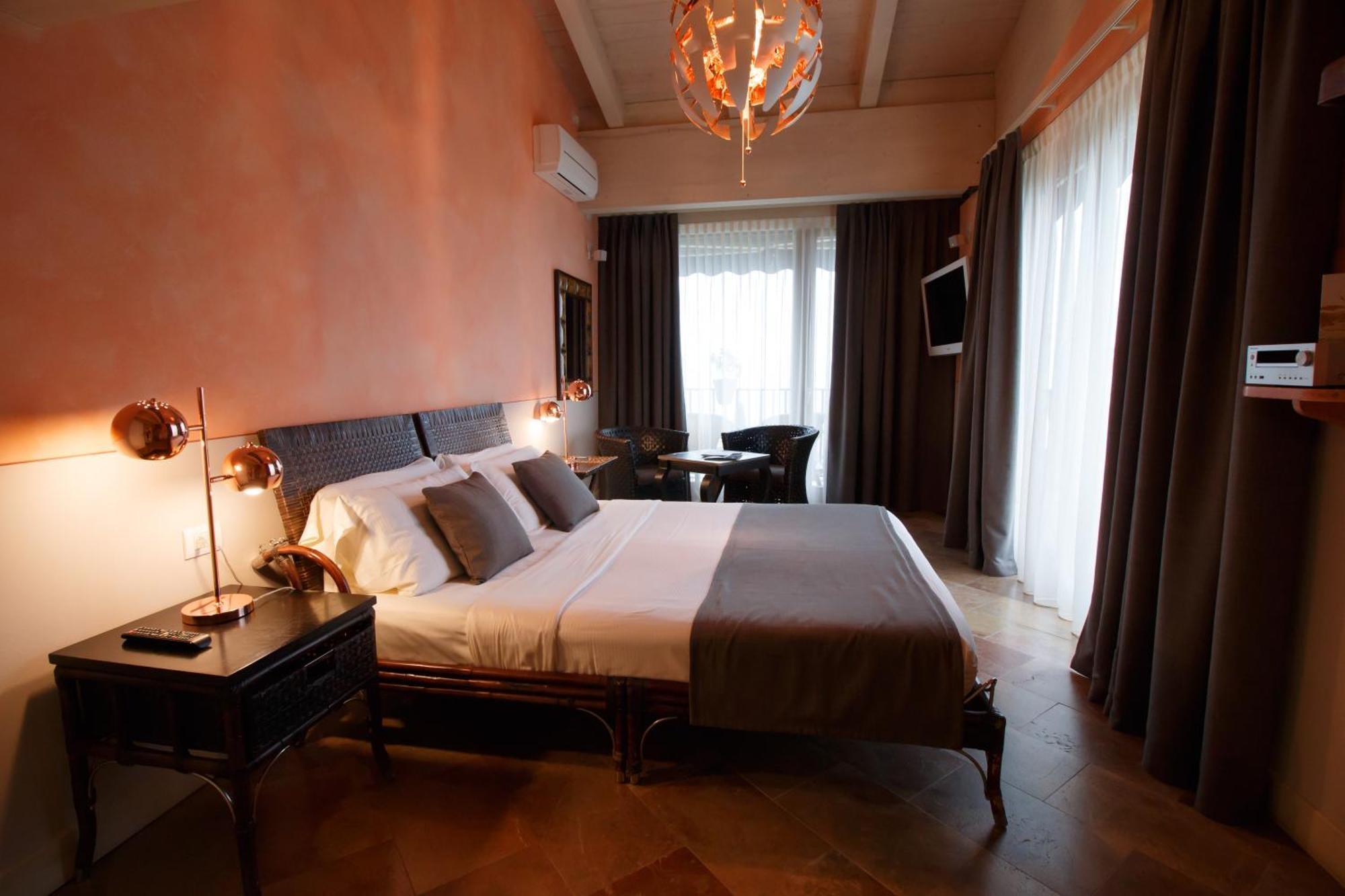 Olivi Hotel & Natural Spa Сирмионе Екстериор снимка